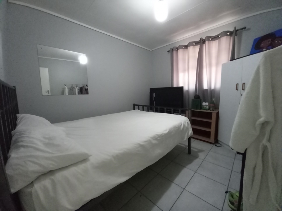 To Let 4 Bedroom Property for Rent in Rouxville Western Cape